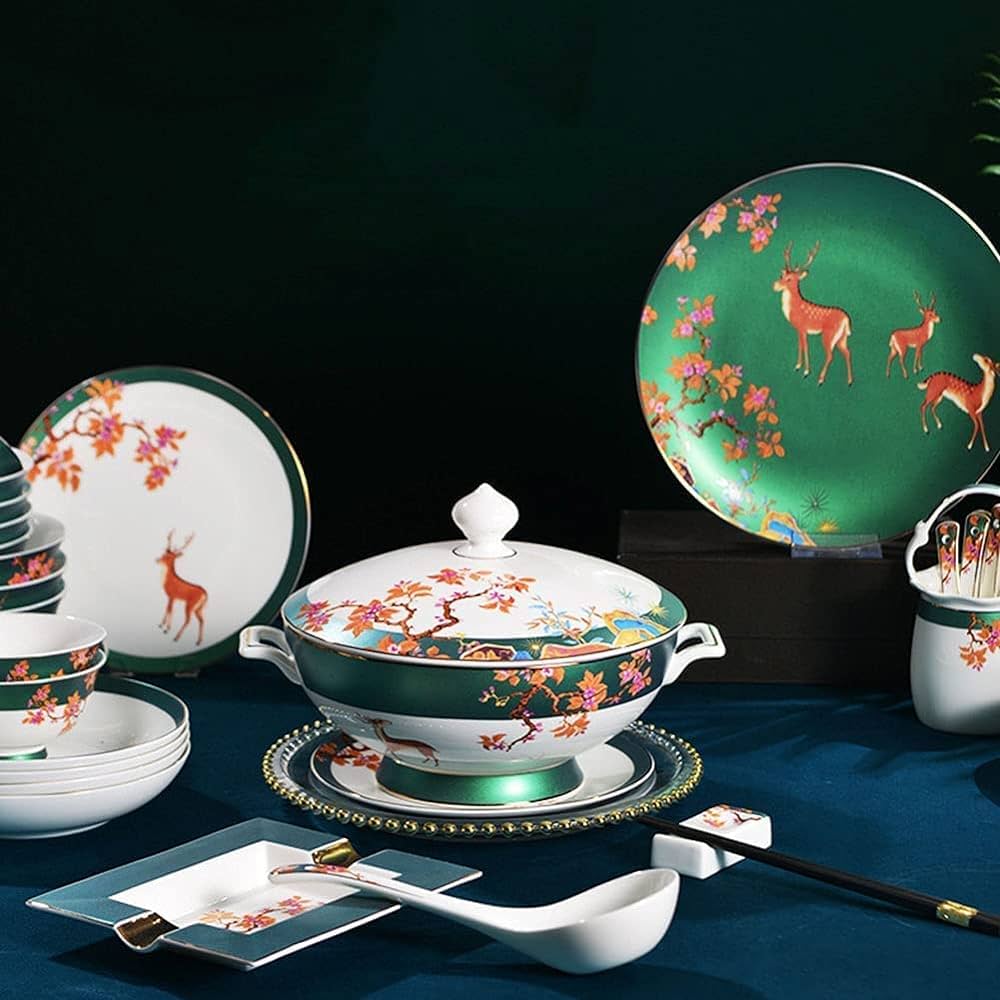 Terre&Co - Service de table 32 pièces en porcelaine "Bambi". Assiettes, bol, verre et couverts décorés de motifs Bambi de Disney. Parfait pour les repas de tous les jours ou les occasions spéciales.