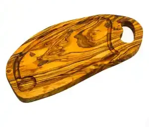 Planche à découper en bois d'olivier, fabriquée à la main avec des motifs uniques. Parfaite pour couper des fruits, des légumes, de la viande et du fromage. Surface durable et résistante aux couteaux.